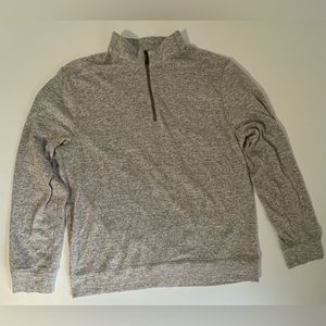 Greg Norman gray pullover size M, elbow patches , soft material, 1/4 zip
